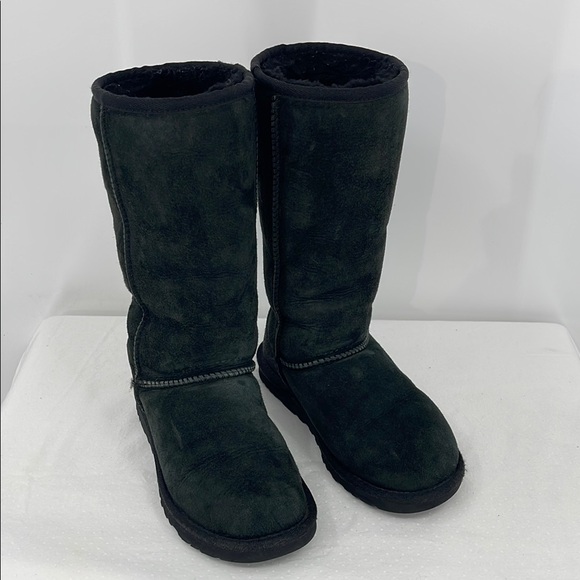 UGG WOMENS SIZE 5 Black Suede Boots - Picture 1 of 7